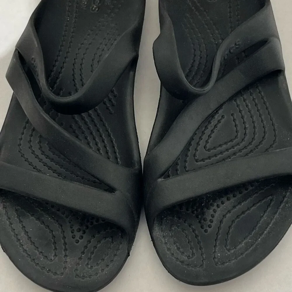 Crocs Women's Black Rubber Kadee II Iconic Comfort Slip On Strappy Sandal Size 7